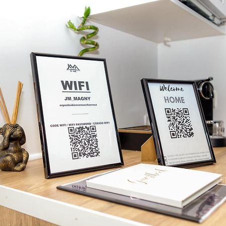J-Mo Home - Magny - Moderne Et Chaleureux エクステリア 写真