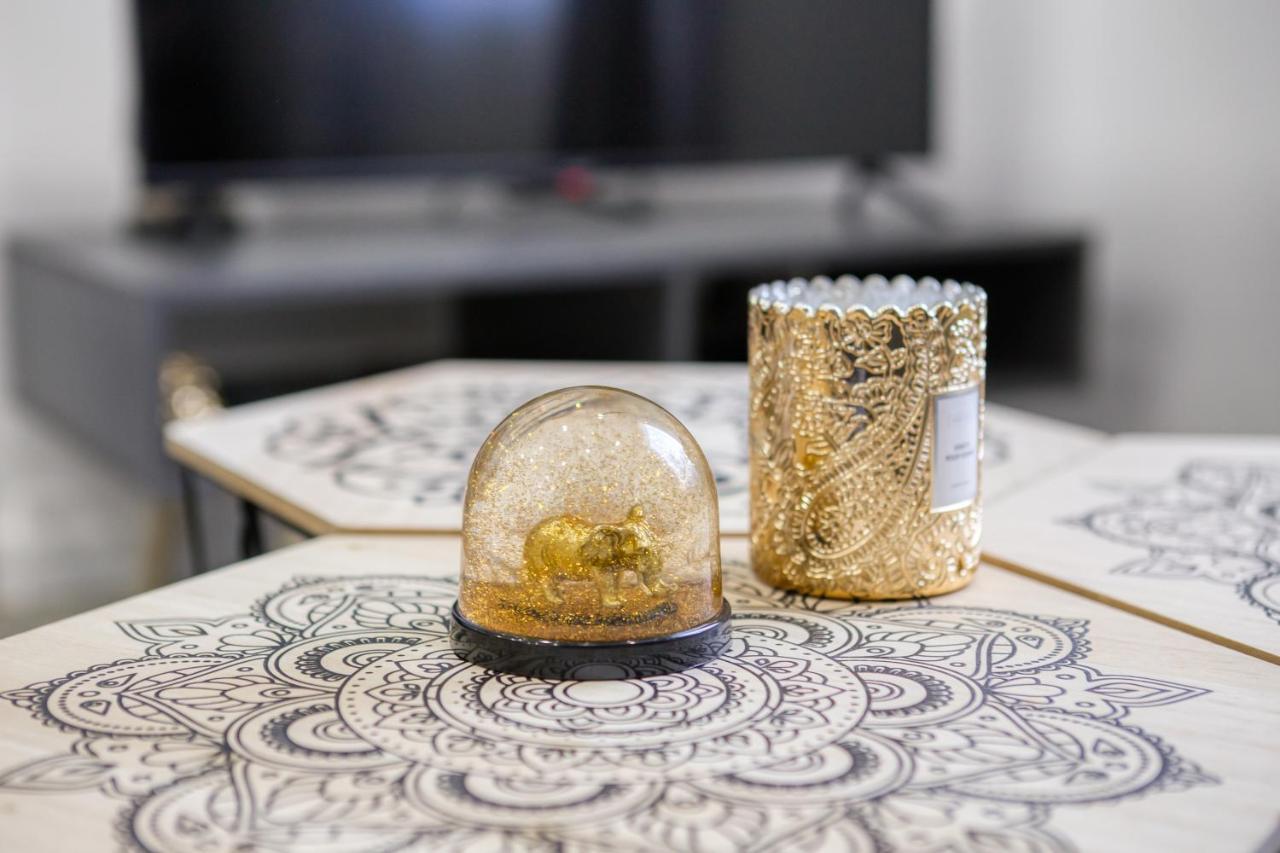 J-Mo Home - Magny - Moderne Et Chaleureux エクステリア 写真