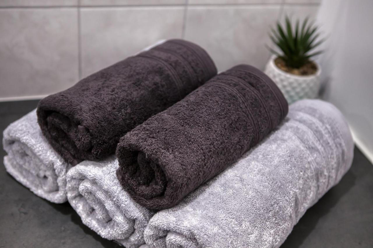 J-Mo Home - Magny - Moderne Et Chaleureux エクステリア 写真