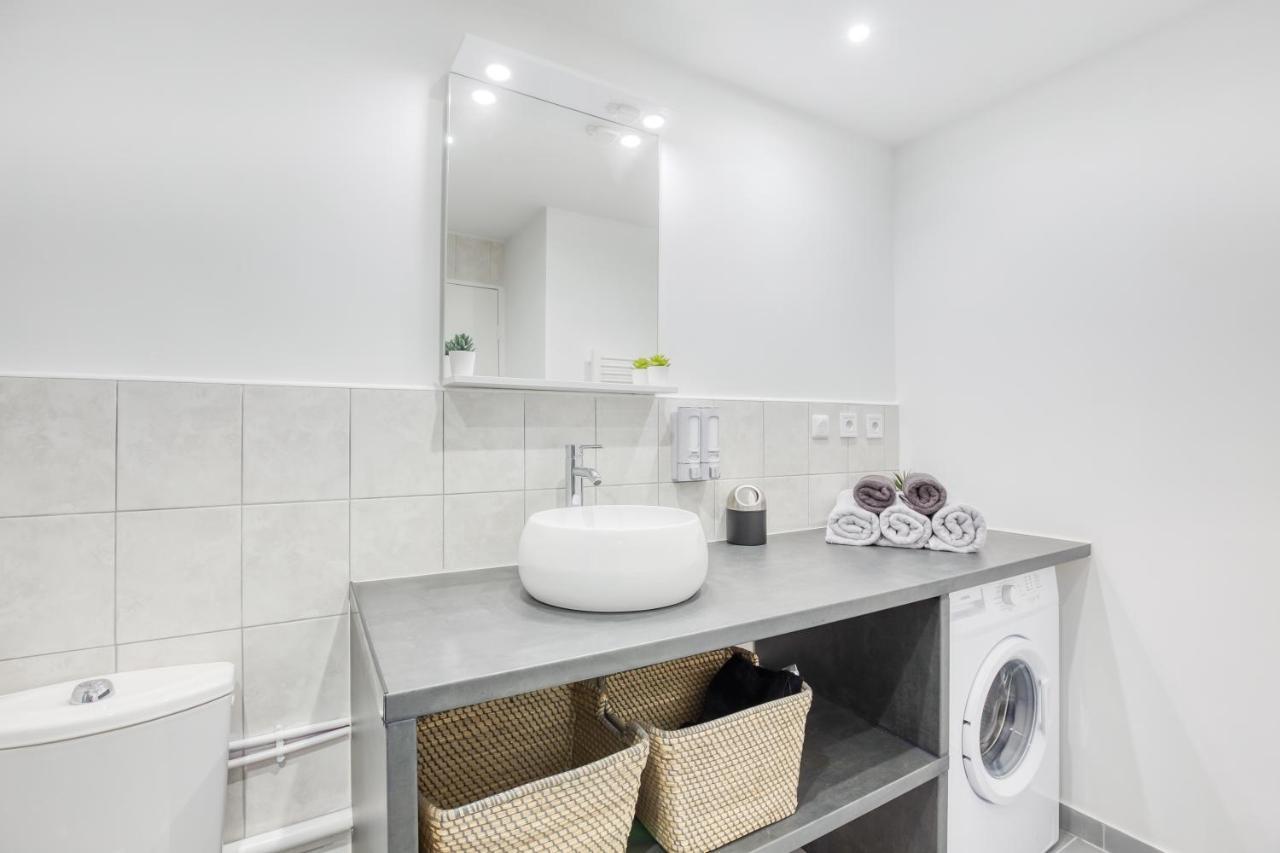 J-Mo Home - Magny - Moderne Et Chaleureux エクステリア 写真